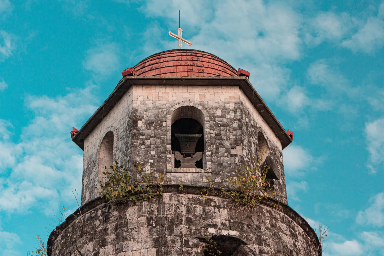 Photo: Markbadayos / CC BY-SA 4.0, via Wikimedia Commons The historic Campanario de Dumaguete bell tower against a blue sky in Dumaguete City, Negros Oriental